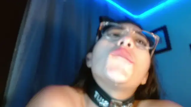 DaMikaela_'s cam snapshot