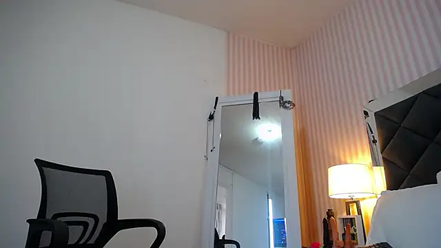 ViictoriaJones_'s cam snapshot