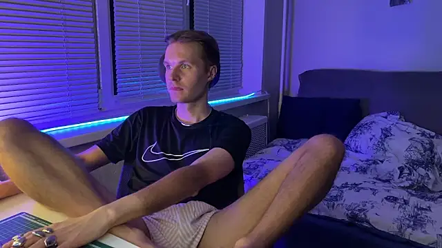 Leonnextdoor live sex cam