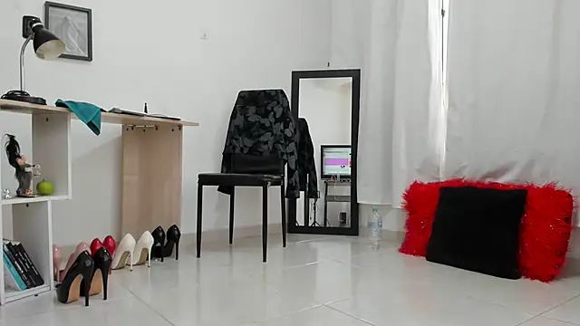 emely_garcia live sex cam