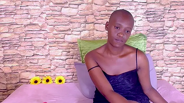 EbonyOlive69's cam snapshot