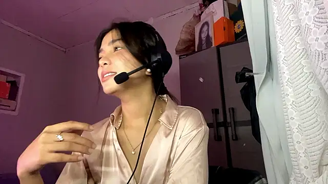 ConstancePorrini's cam snapshot