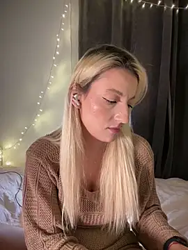 Ella_Charm's cam snapshot