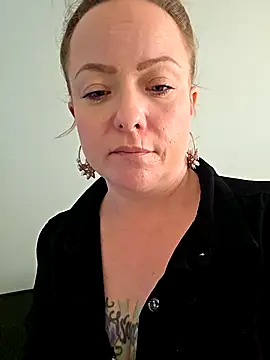 julimonroe live sex cam