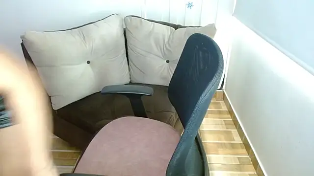 milfrousse's cam snapshot