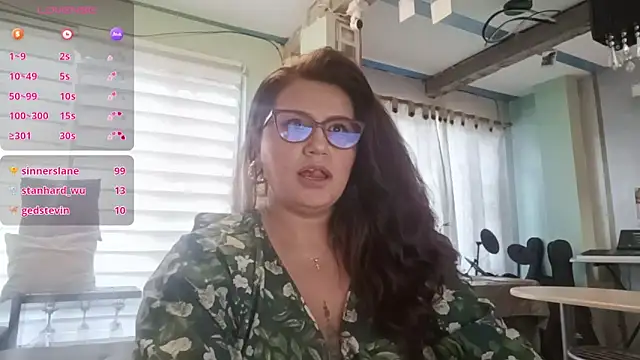 Vesper_Vixen live sex cam