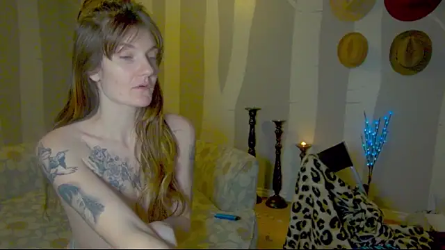 YourFavCanadianMILF's cam snapshot