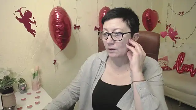 EmilyL0ve's cam snapshot