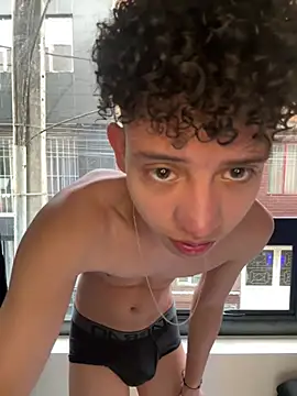 yoursexyjose live sex cam