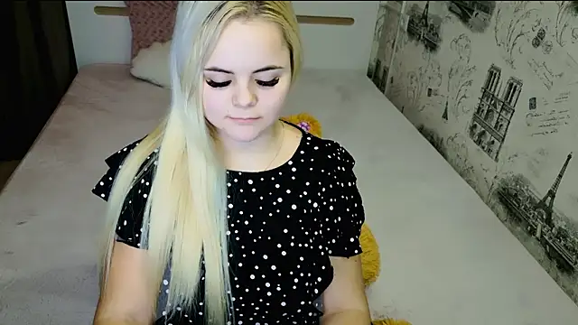 lovely-eyes's cam snapshot