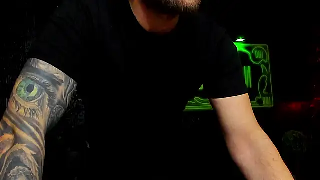 LexHardy's cam snapshot