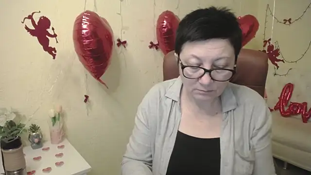 EmilyL0ve's cam snapshot