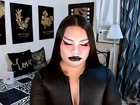 TSbrianaHugeCock's cam snapshot