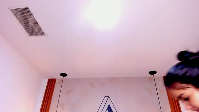 violet_sweet19's cam snapshot