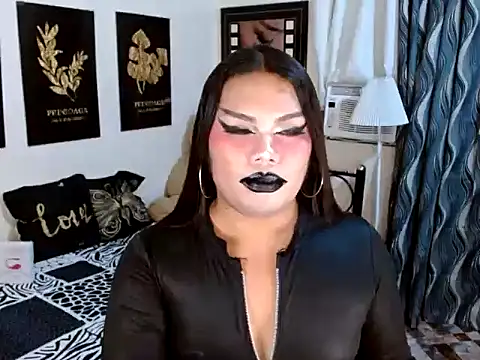 TSbrianaHugeCock live sex cam