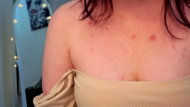 KellyMoussi live sex cam