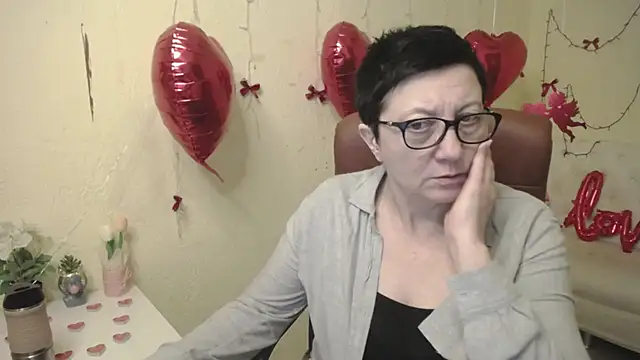 EmilyL0ve's cam snapshot