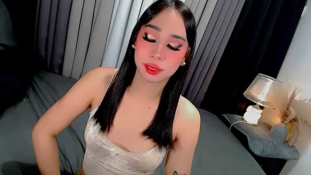 Kisha_fucks live sex cam