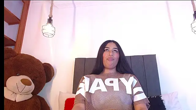 Desire_Evelyn's cam snapshot