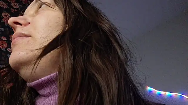 Cyndee_Winter's cam snapshot