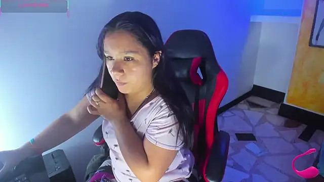 Charis_21's cam snapshot