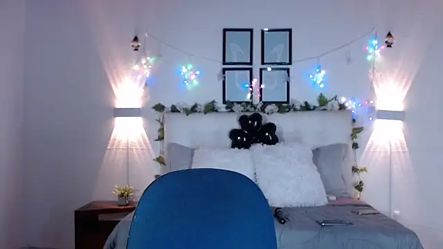 Megan_05_'s cam snapshot