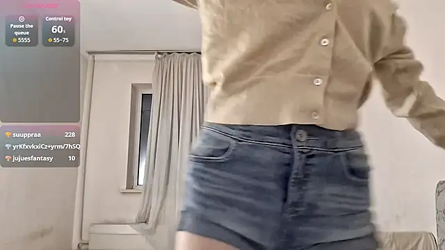 Lyndasilk's cam snapshot