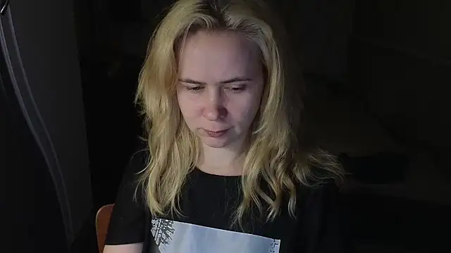 Riley_Roo's cam snapshot