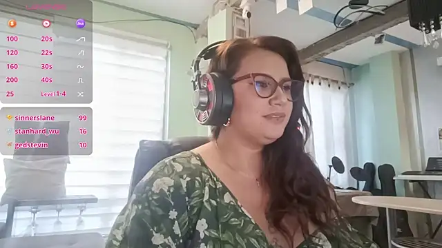 Vesper_Vixen's cam snapshot