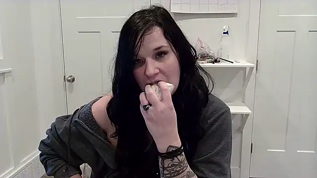 CherryWilde's cam snapshot