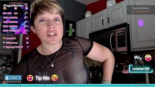 YogaHottie76's cam snapshot