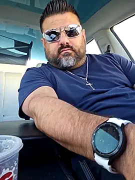 Roddog18 live sex cam