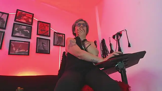 MistressNyx_cg's cam snapshot