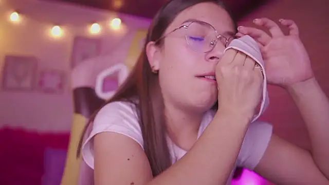 milly_kenner's cam snapshot