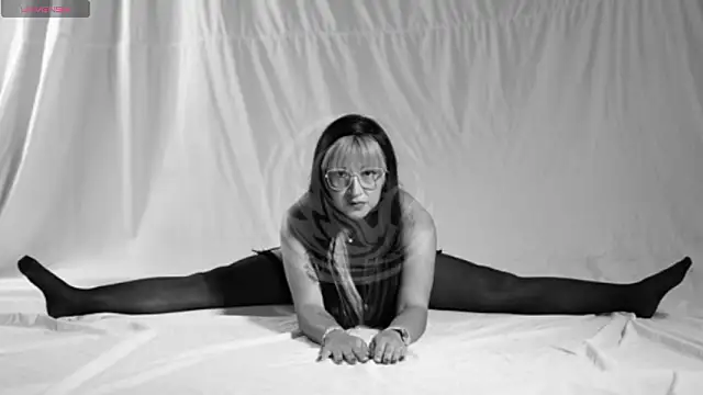 Dahian_Dmour's cam snapshot