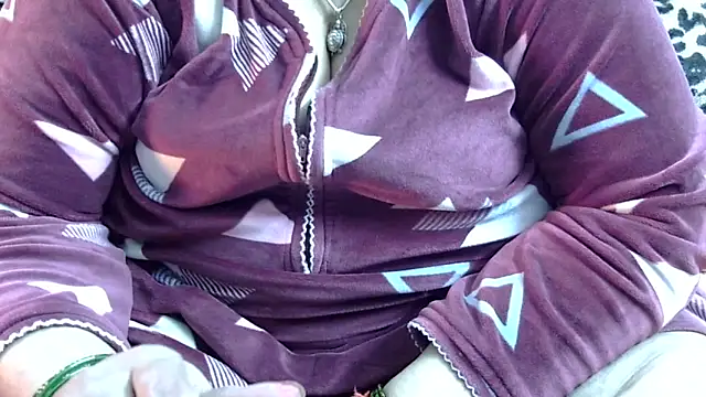 Kavya_XX live sex cam