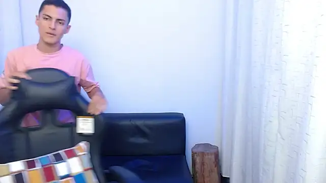 Matiius18 live sex cam