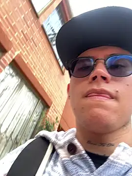 Kurtxxx22 live sex cam