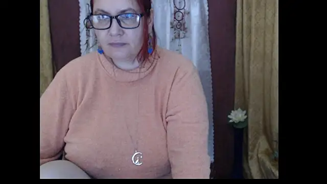 PlayfullMature's cam snapshot