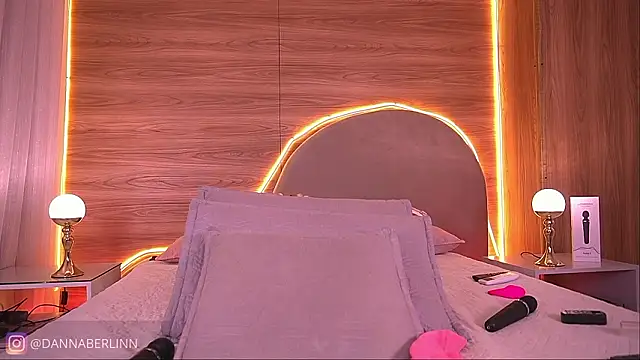 danna_berlin_'s cam snapshot