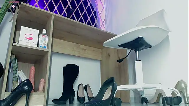 myla_sarah's cam snapshot