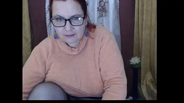 PlayfullMature's cam snapshot