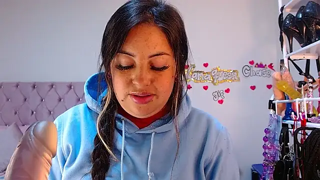 lanaqueen699's cam snapshot