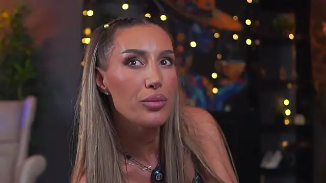 Evelyn_Evyyy's cam snapshot