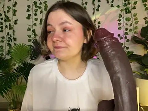 MoonIvy_'s cam snapshot