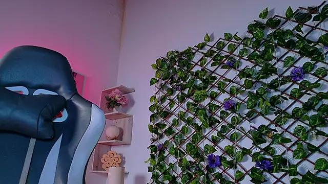 alice_rous21's cam snapshot