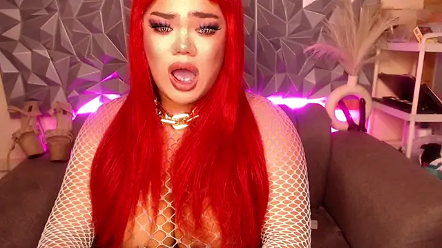 AlwaysHornyMia's cam snapshot