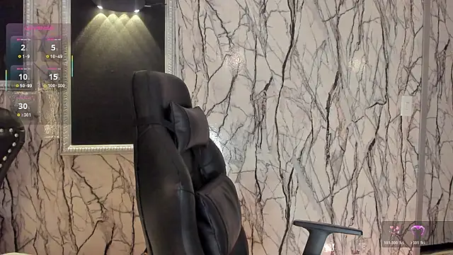 adelinemoretti's cam snapshot