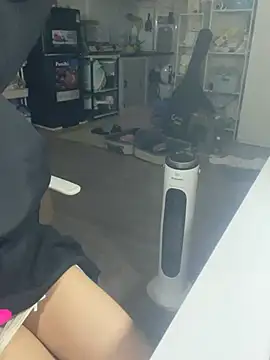 Mina048's cam snapshot