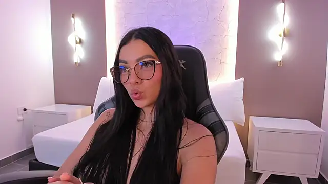 emily_tolson's cam snapshot